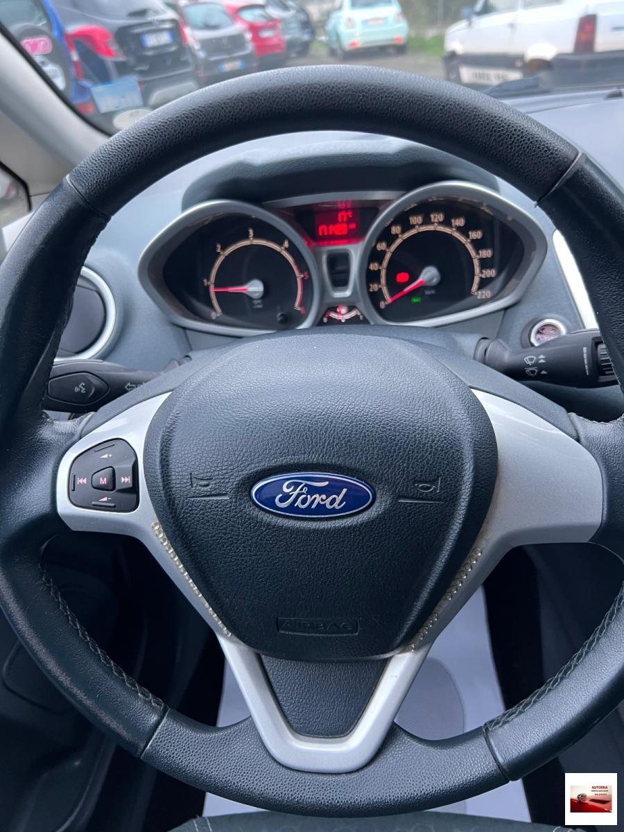 FORD - Fiesta - 1.4 TDCi 70CV 5p. Titanium.Bs.