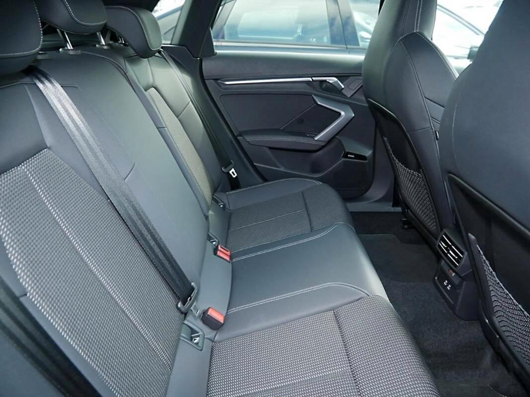 Audi S3 Sportback Sportback 333cv - Akrapovic - Head Up - Sonos