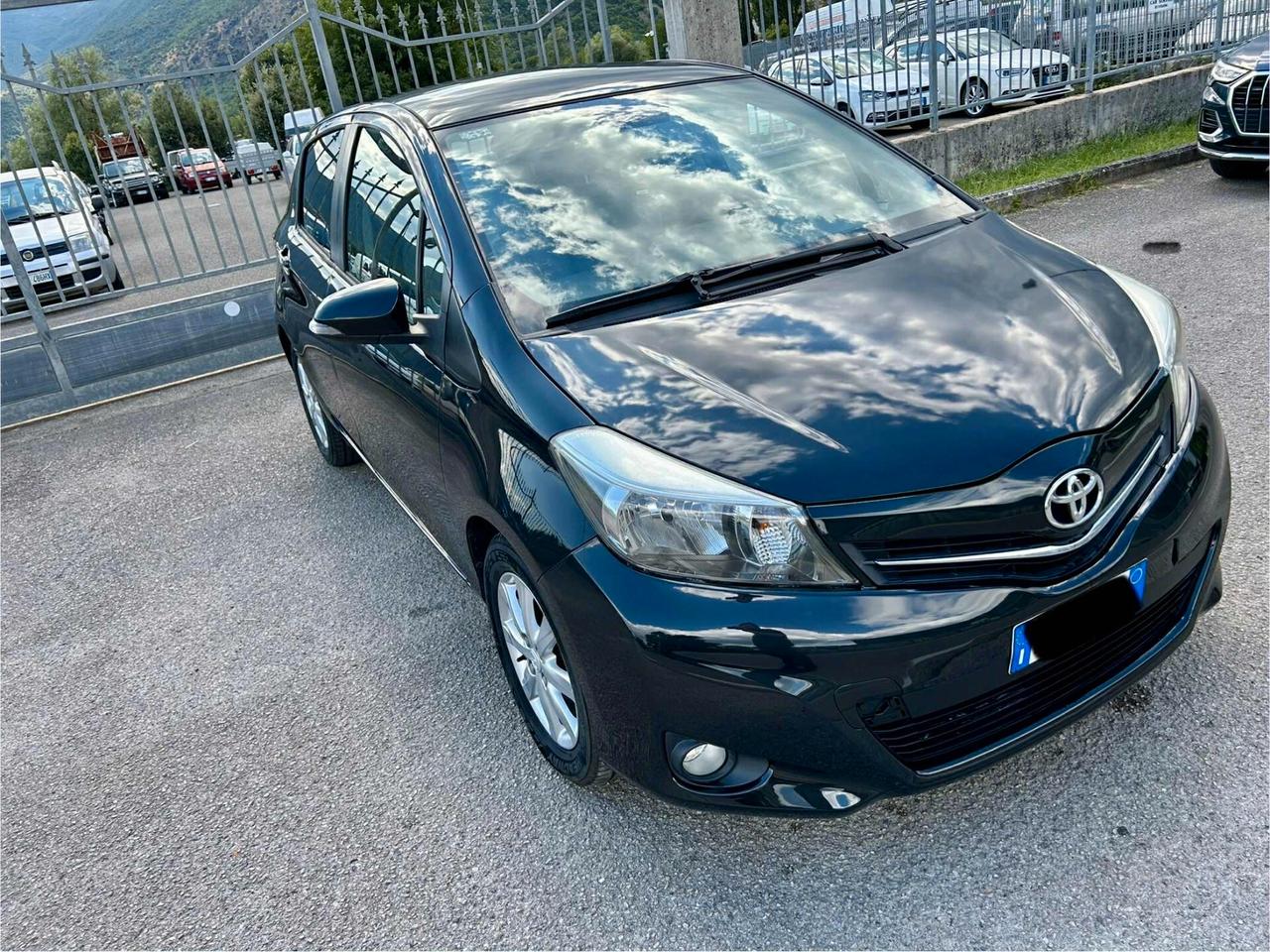 Toyota Yaris 1.4 D-4D 5 porte Lounge TETTO PANORAMICO FULL