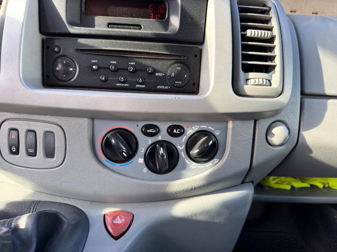 Renault Trafic 2.0dci “9 POSTI”