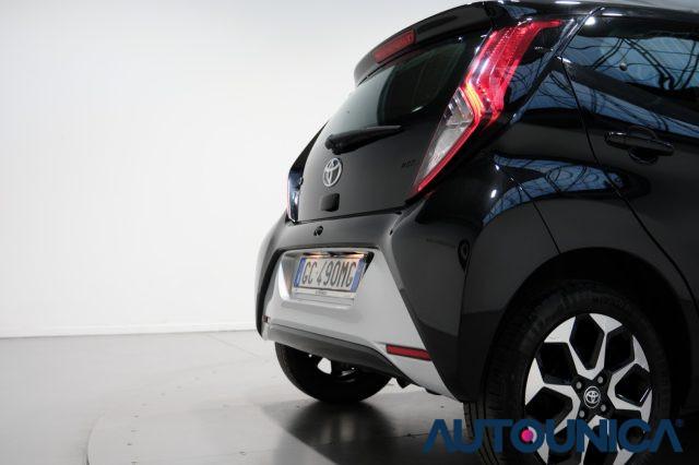 TOYOTA Aygo CONNECT 1.0 VVT-i 72 CV 5 PORTE X-WAVE NEOPATENTAT