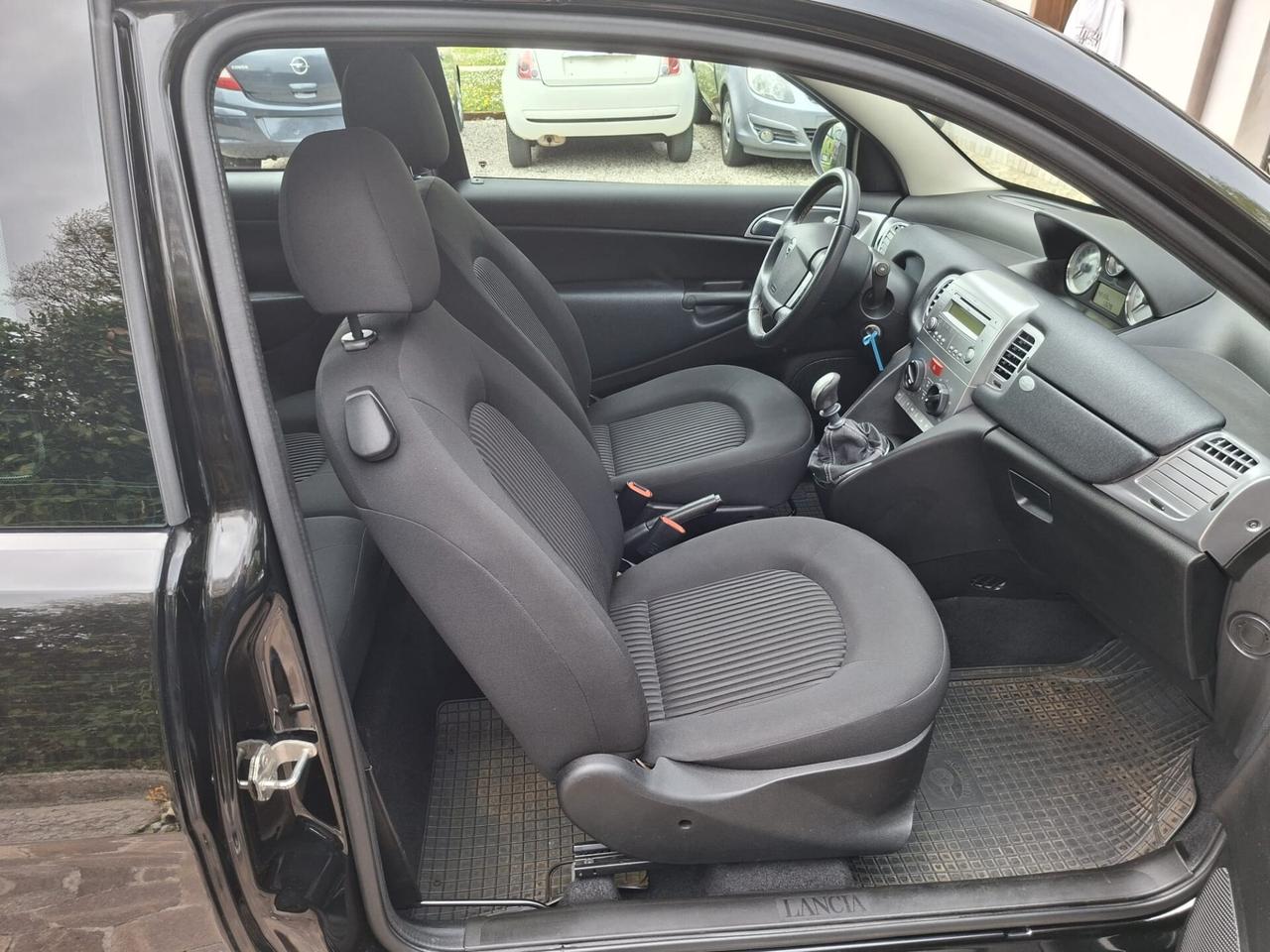 Lancia Ypsilon 1.2 69 CV 3 porte S&S Gold