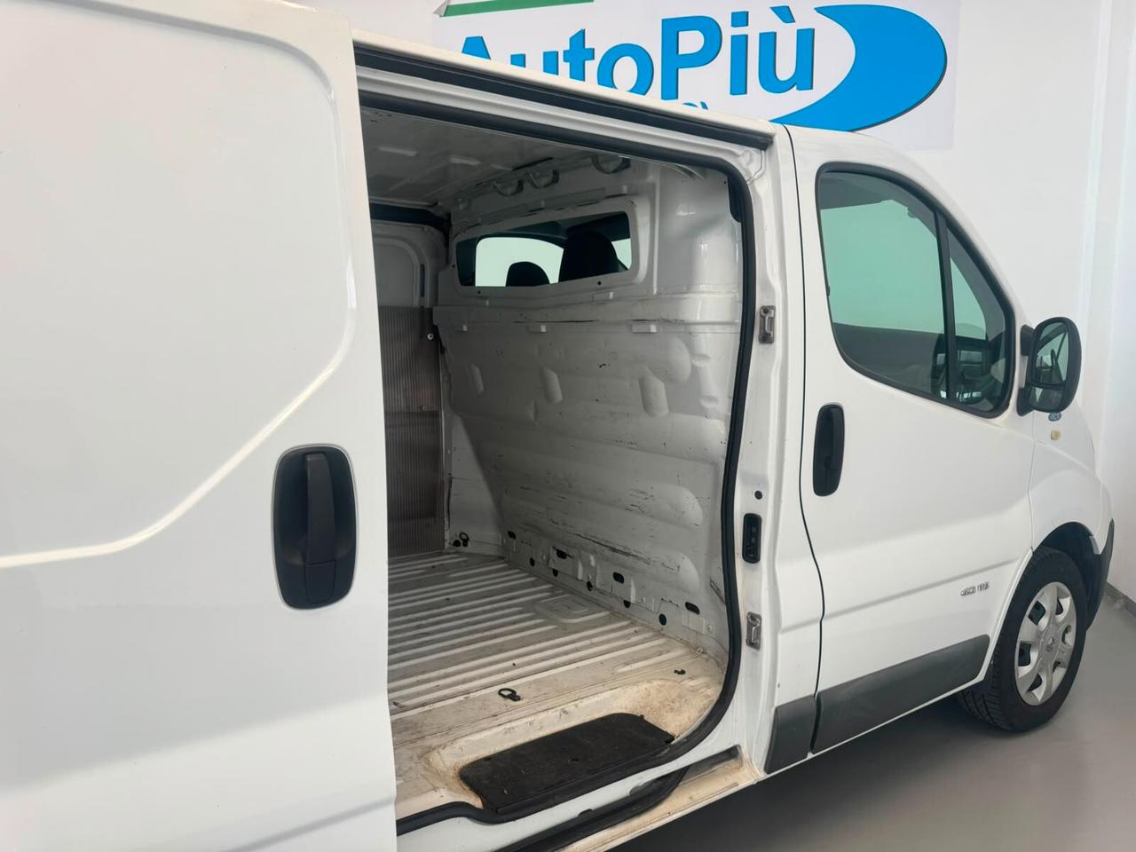 Renault Trafic L1H1 2.0 dCi 115 CV