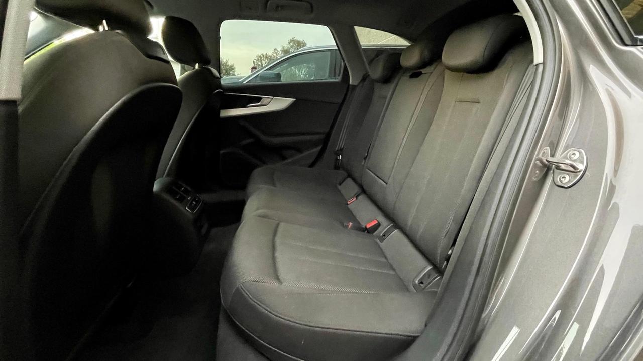 Audi A4 Avant 40 TDI S tronic Advanced LED V. Cockpit 204cv