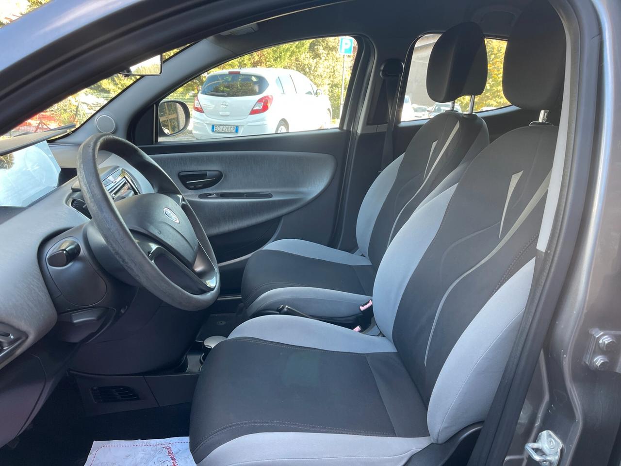 Lancia Ypsilon 0.9 TwinAir 85 CV 5 porte Metano Ecochic Gold NEO PATENTATO