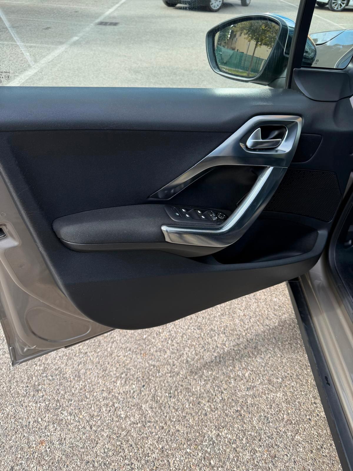 Peugeot 2008 1.6 - NEOPATENTATI - 12 MESI DI GARANZIA -