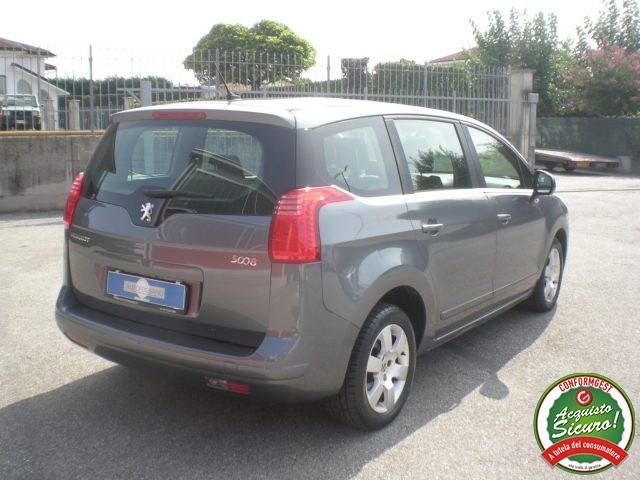 PEUGEOT 5008 1.6 HDi 112CV Family 7 POSTI