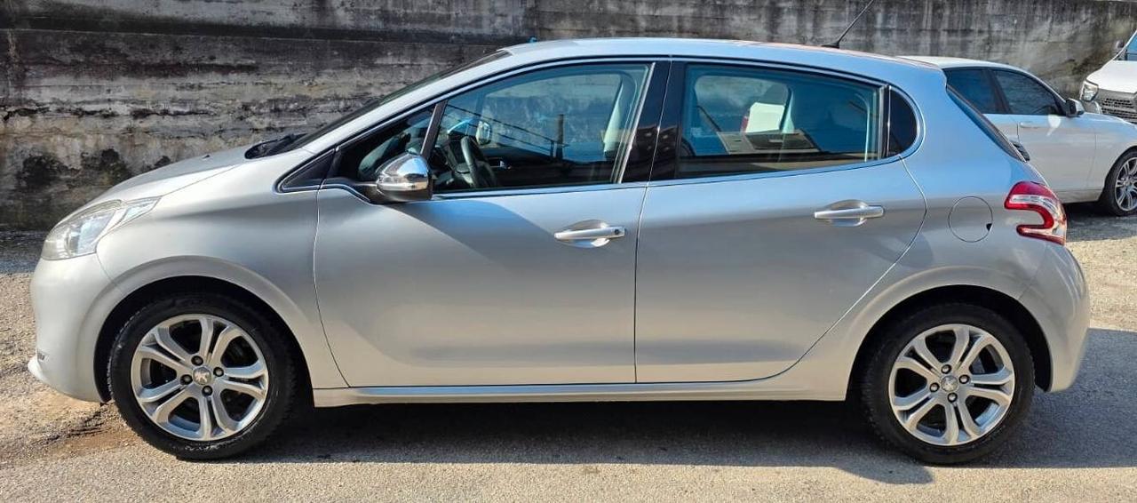 Peugeot 208 1.2 VTi 82 CV 3 porte Allure