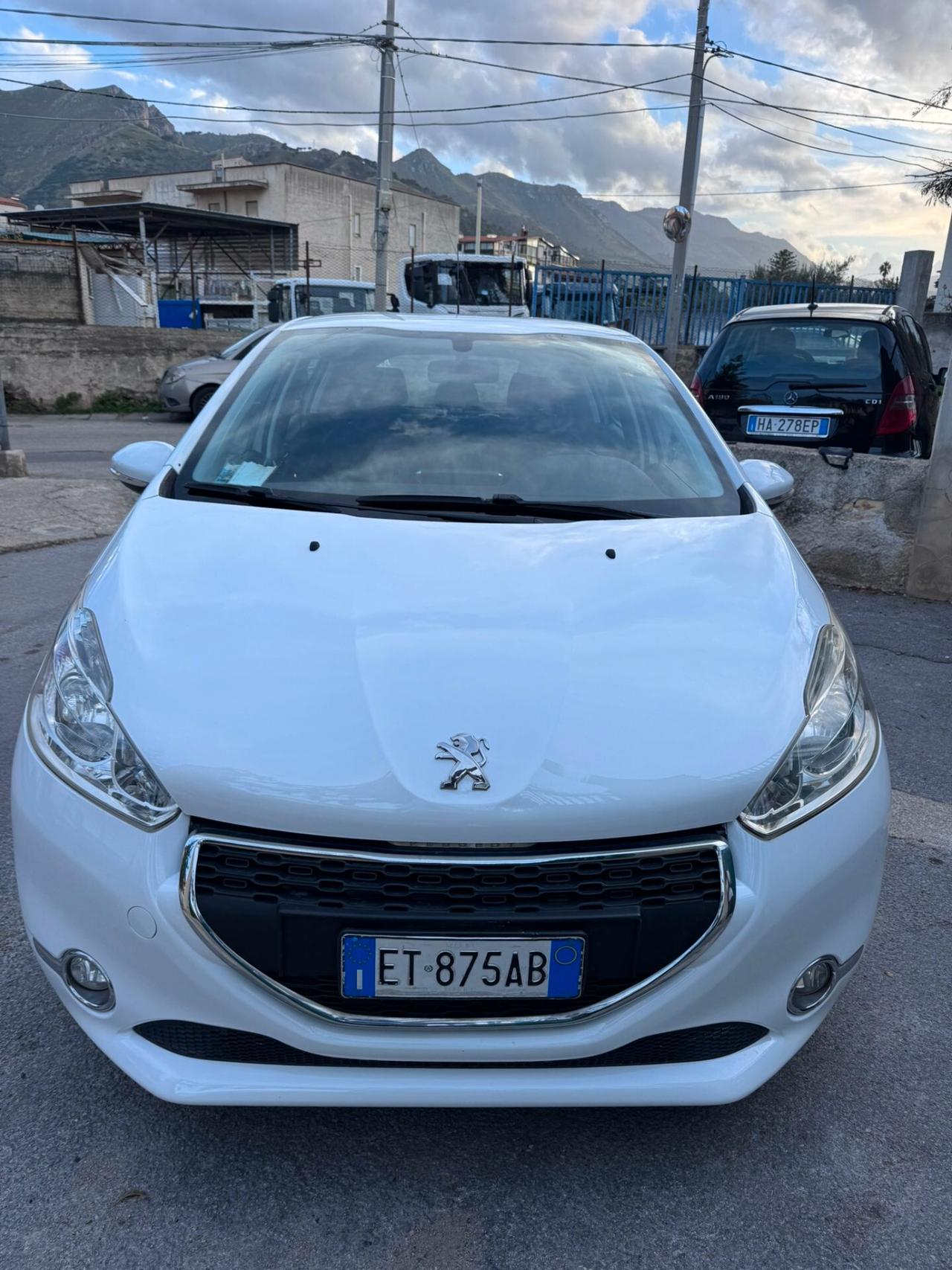 Peugeot 208 PureTech 82 5 porte Active anno 2014