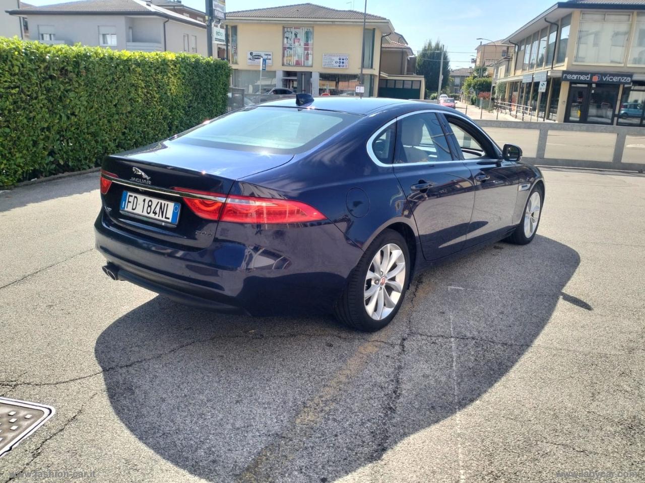 JAGUAR XF 2.0 D 180 CV aut. Prestige