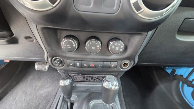 JEEP Wrangler 2.8 CRD DPF Sahara Auto PERMUTE GANCIO TRAINO
