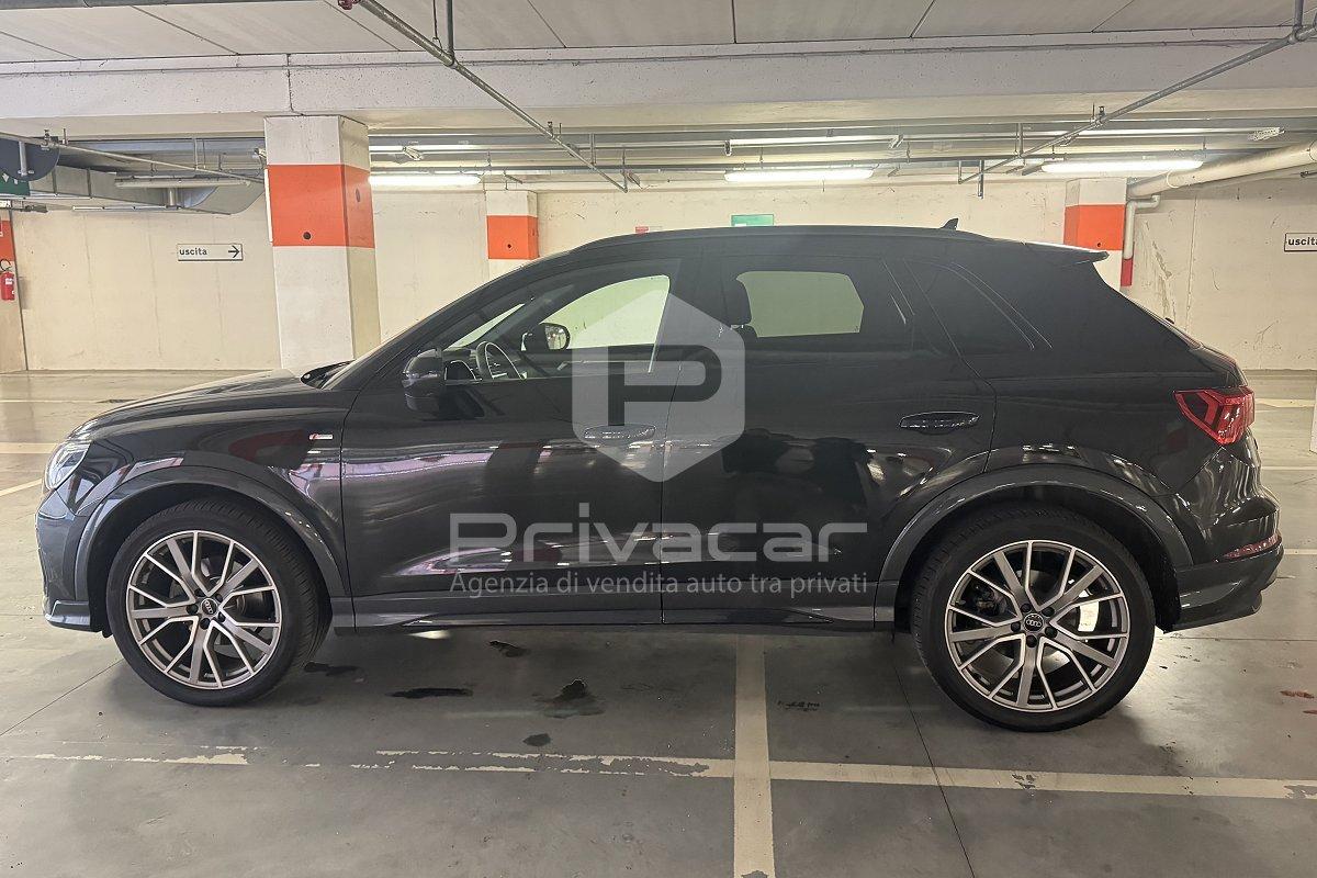 AUDI Q3 35 TDI S tronic Identity Black