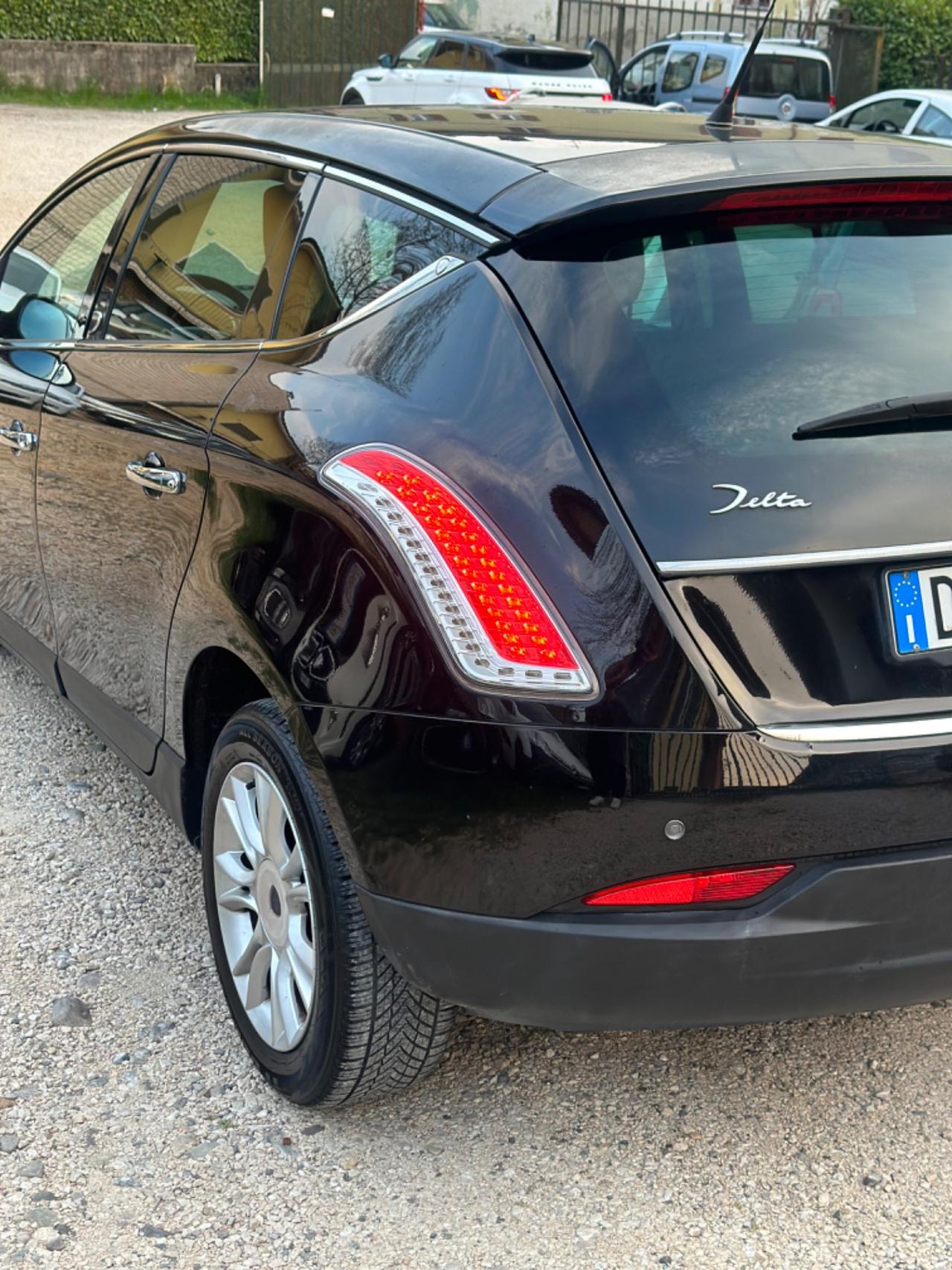 Lancia DELTA 1.6 MJT DPF ARGENTO KMCERT UNICOPR