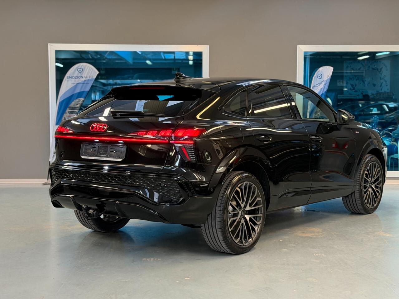 NUOVA Audi Q3 Sportback 2.0 TDI S TRONIC S LINE 150 CV | Tech Plus | 20" | LED Plus |