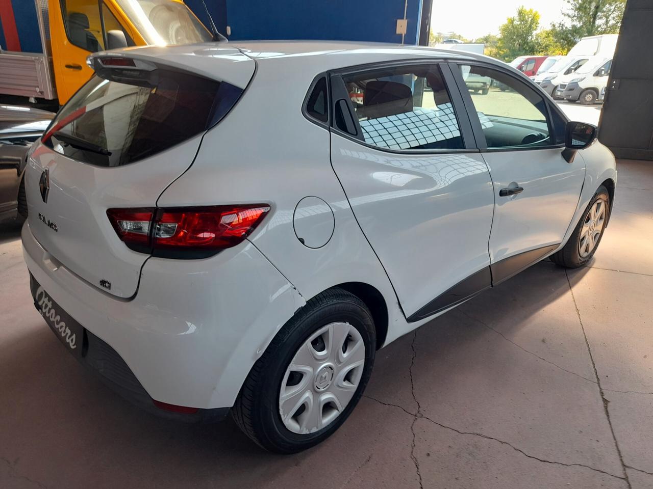 Renault Clio 1.5 DCI AUTOCARRO 2 POSTI
