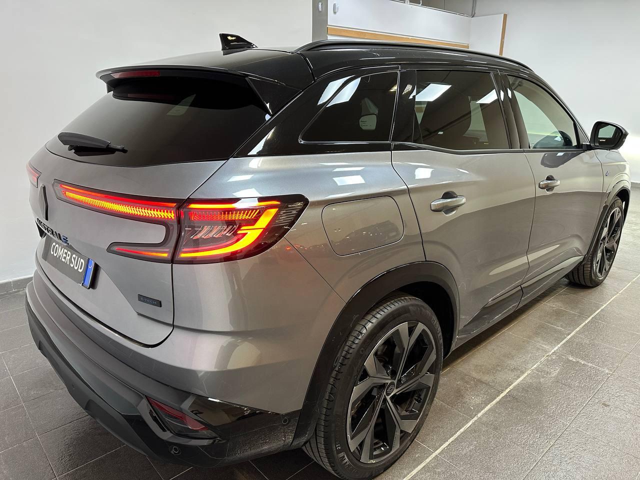 RENAULT Austral 2023 - Austral 1.2 E-Tech full hybrid Iconic Esprit Alpine 200cv auto