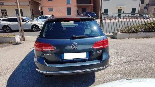 VOLKSWAGEN Passat Variant 2.0 TDI Highline BlueM