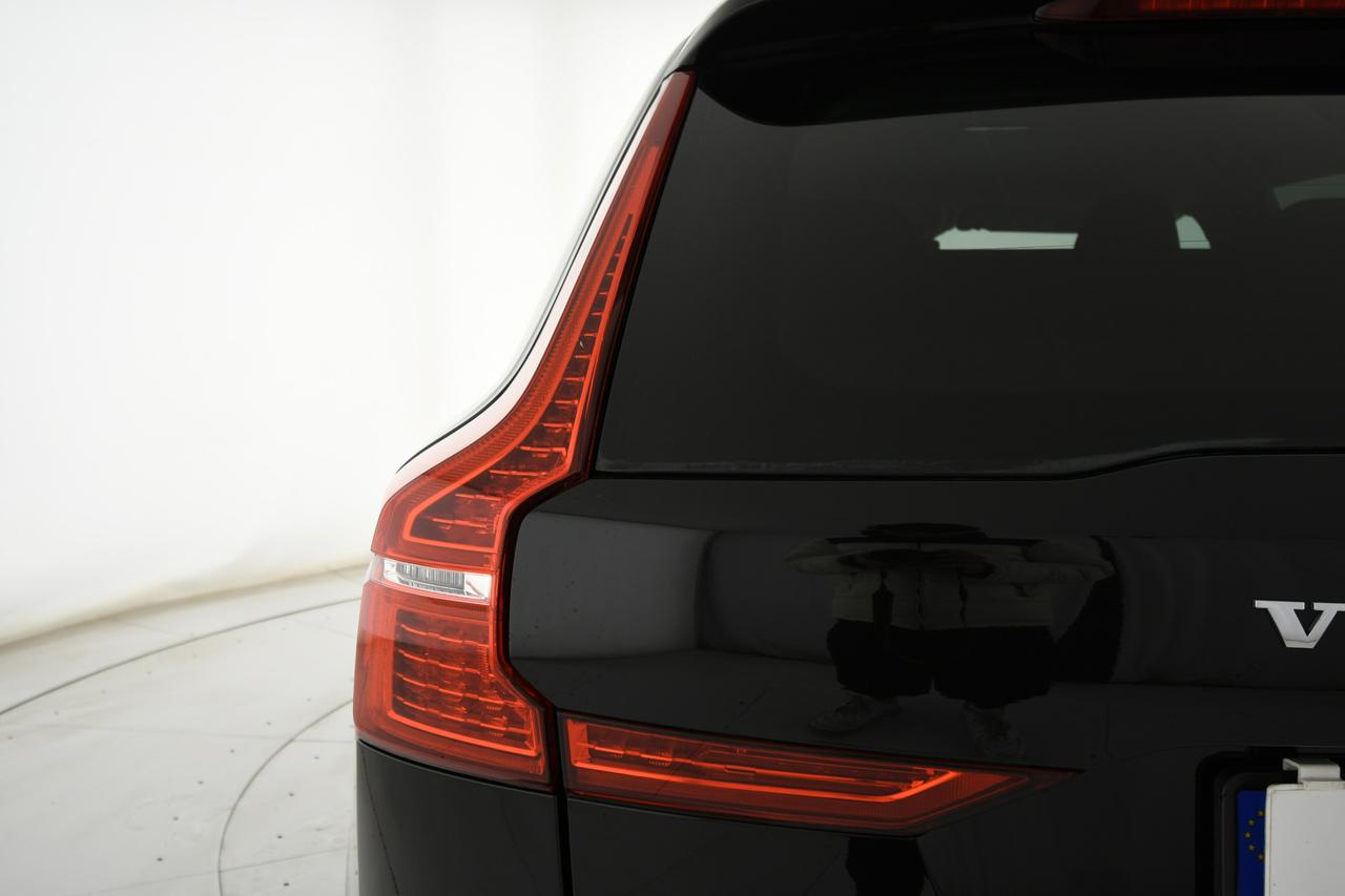 VOLVO XC60 2.0 b4 Momentum Pro awd auto CAMERA+C18"