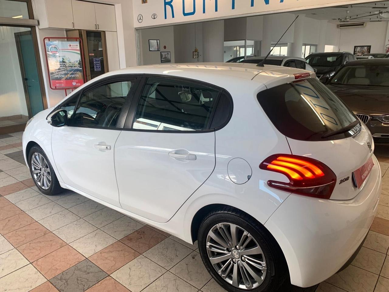 Peugeot 208 PureTech 82 5 porte Allure