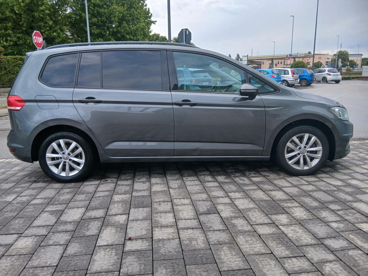 Volkswagen Touran 1.4 TSI DSG Executive 7 posti tua a € 199 mese