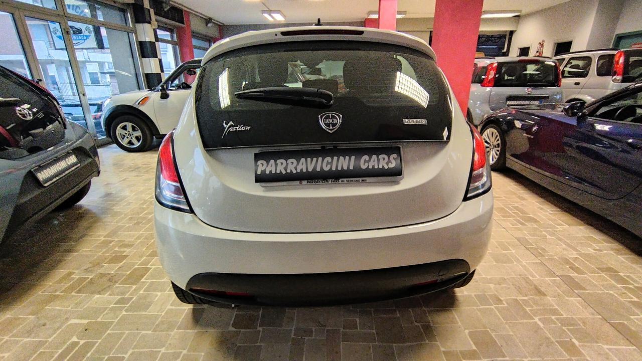 Lancia Ypsilon 1.0 FireFly 5 porte S&S Hybrid Ecochic A. Ferretti
