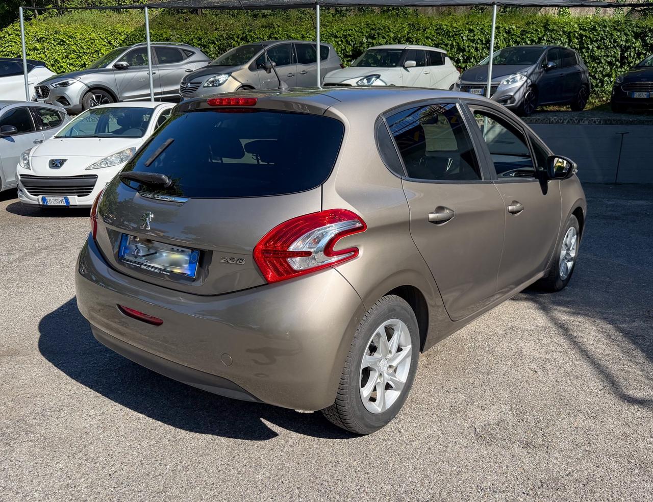 Peugeot 208 1.2 benzina MOTORE NUOVO