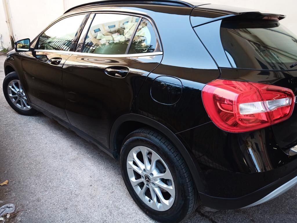 Mercedes-benz GLA 220 d Automatic 4Matic Premium