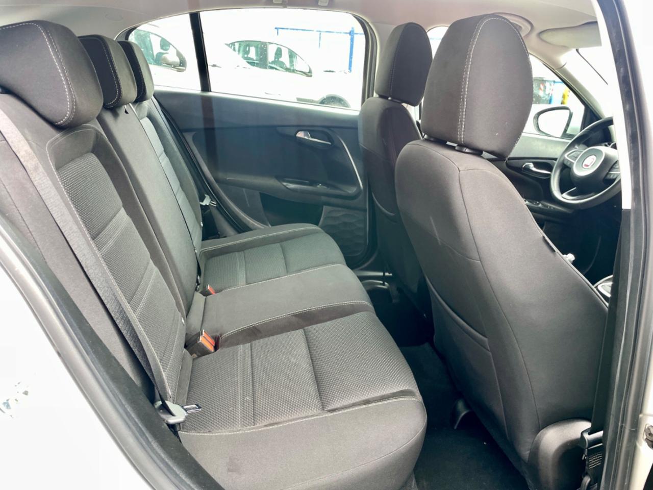 Fiat Tipo 1.3 Mjt 5P ALCANTARA-RADAR-NAVI