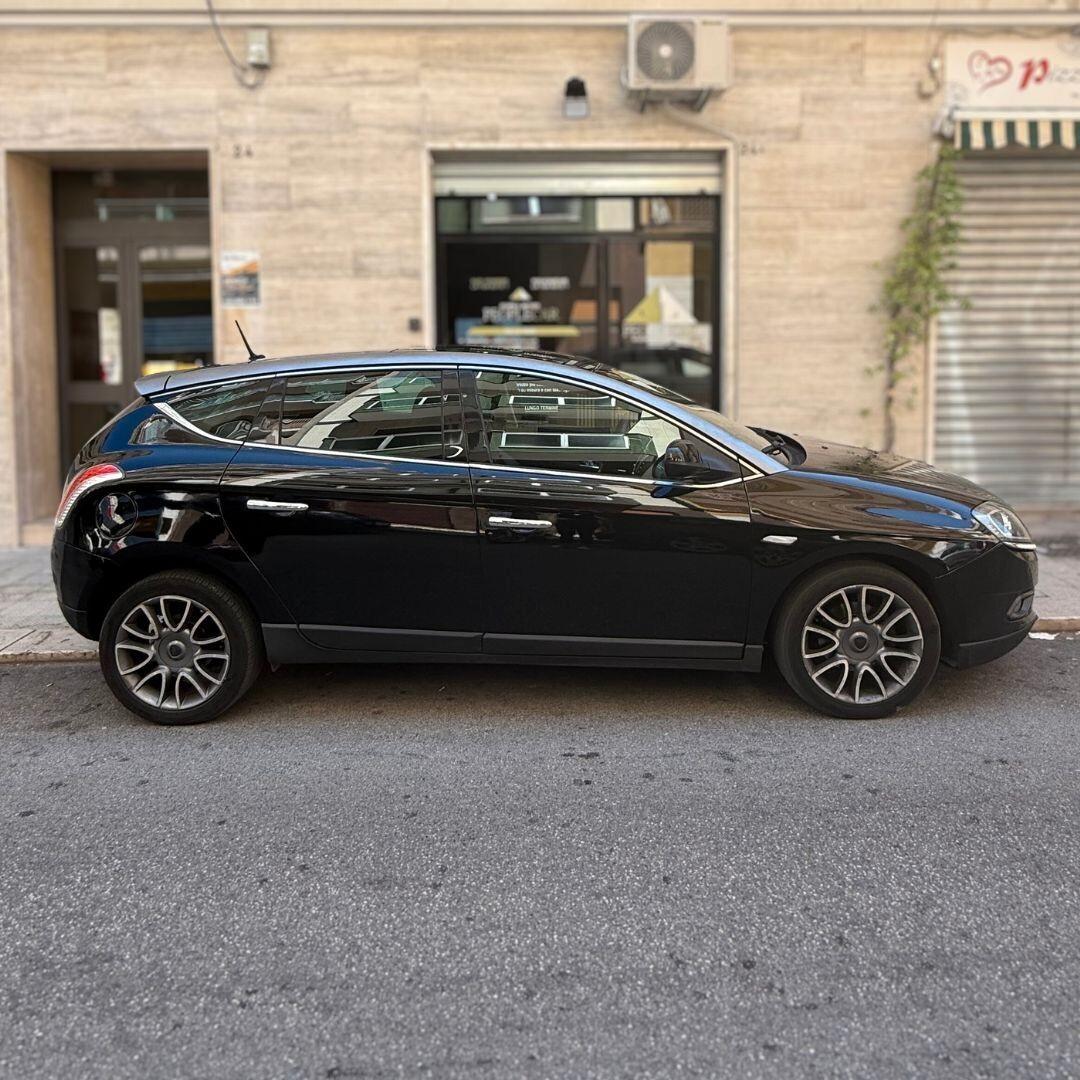 Lancia Delta 1.6 MJT **FULL**