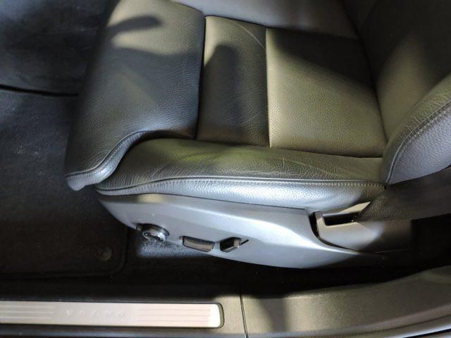VOLVO XC60 B4 PLUS DARK AUTOMATICA AZIENDALE