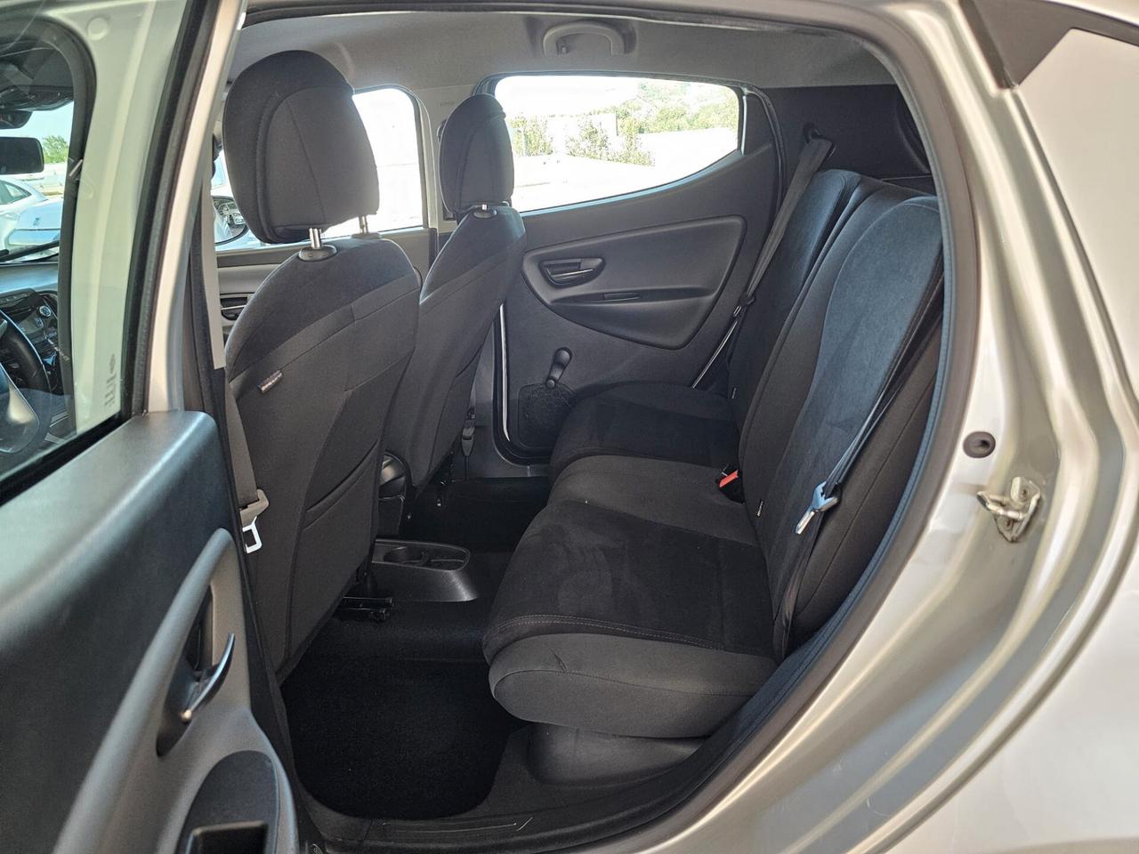 Lancia Ypsilon 0.9 TwinAir 85 CV 5 porte Metano Ecochic Gold