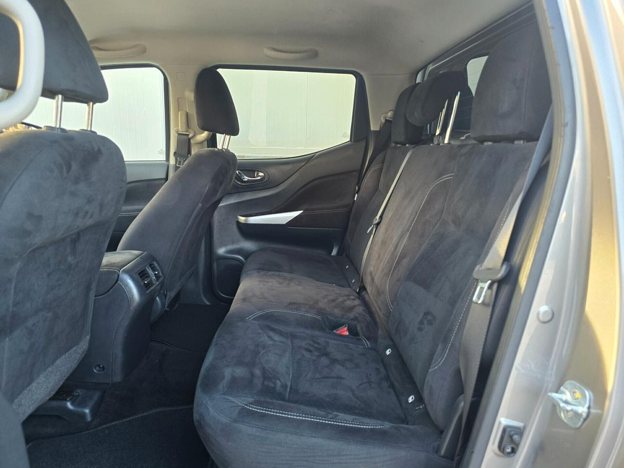 Nissan Navara 2.3 dCi 190cv