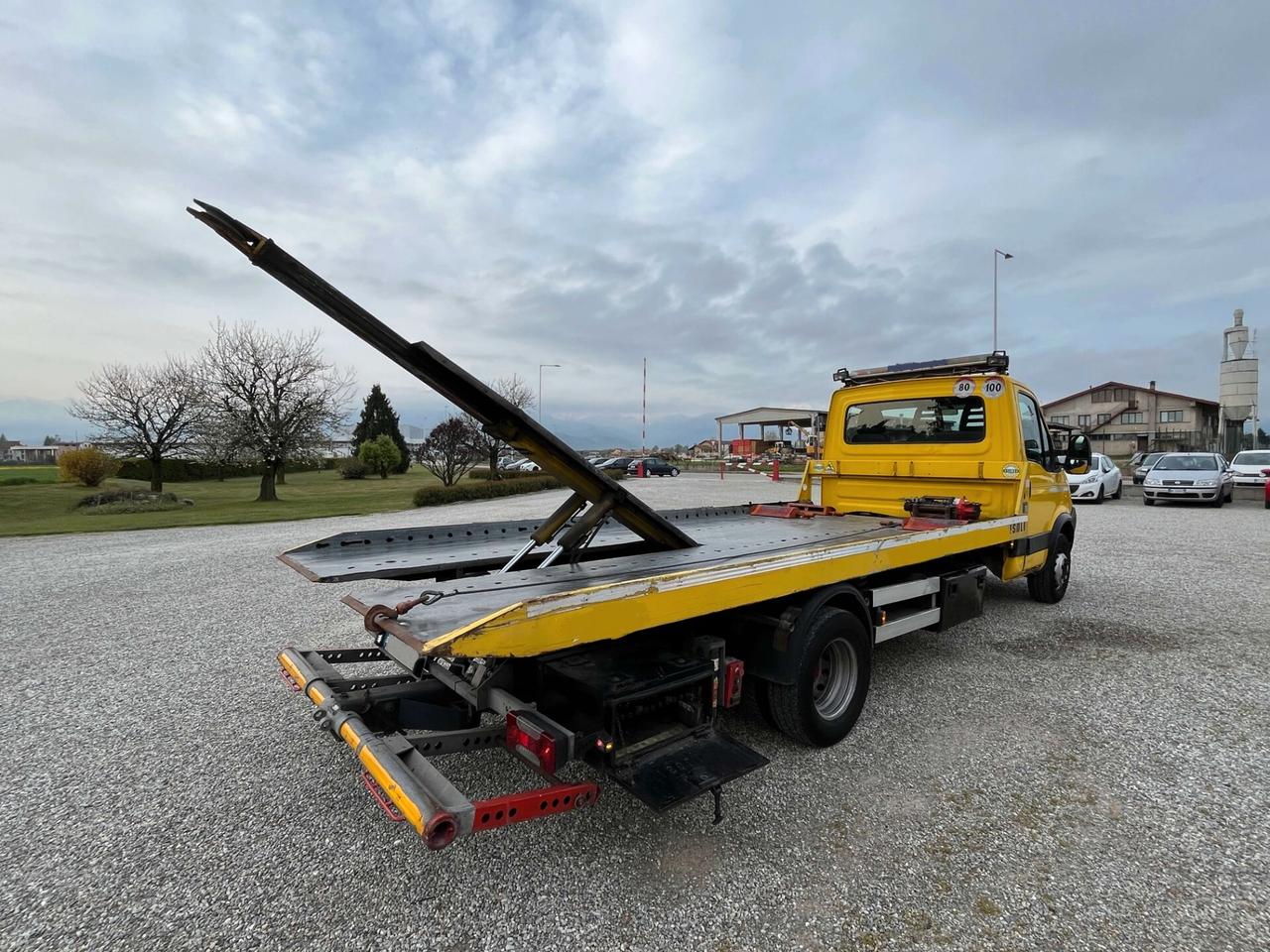 Iveco Daily 65C18 con allestimento carro attrezzi Isoli