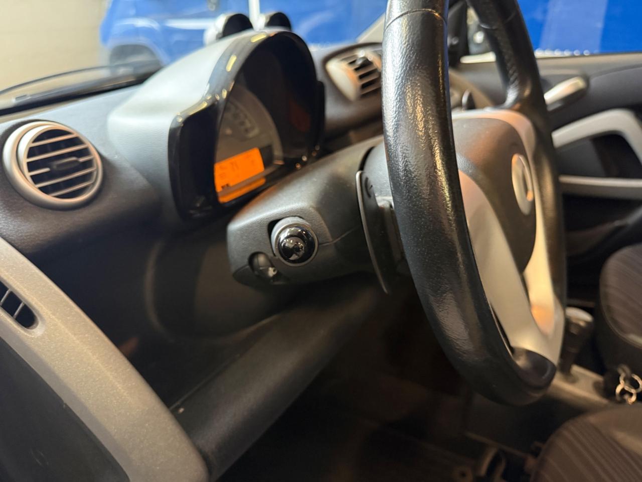 Smart ForTwo 1000 52 kW MHD coupé pure