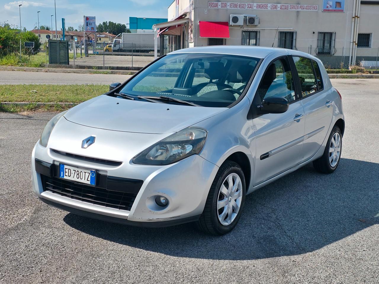 Renault Clio 1.2 benzina 2010 5 porte Luxe