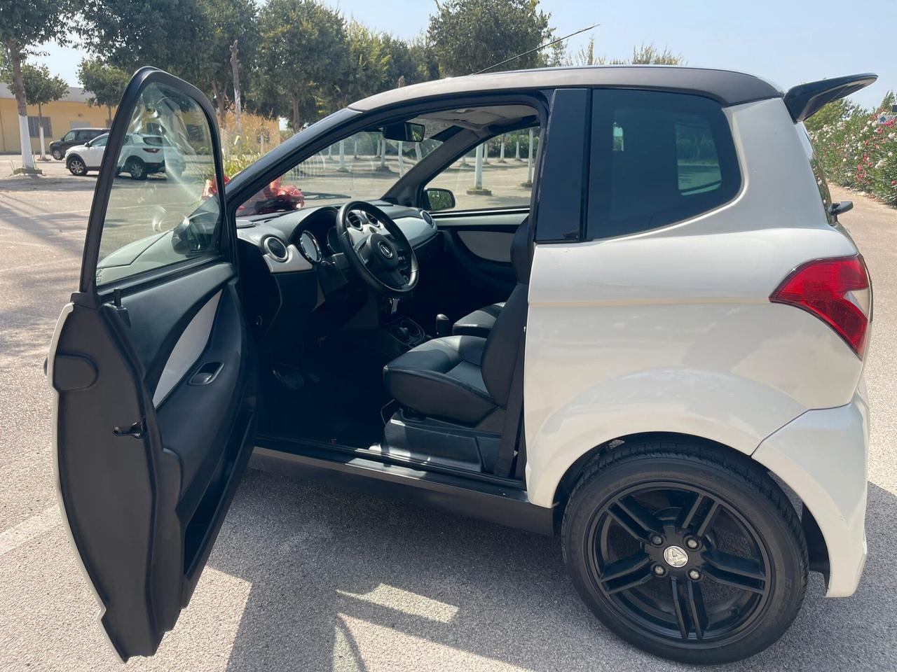 Minicar Aixam City GTO carbon
