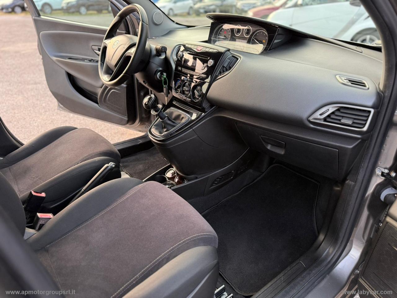 LANCIA Ypsilon 1.2 69 CV 5p. S&S Gold