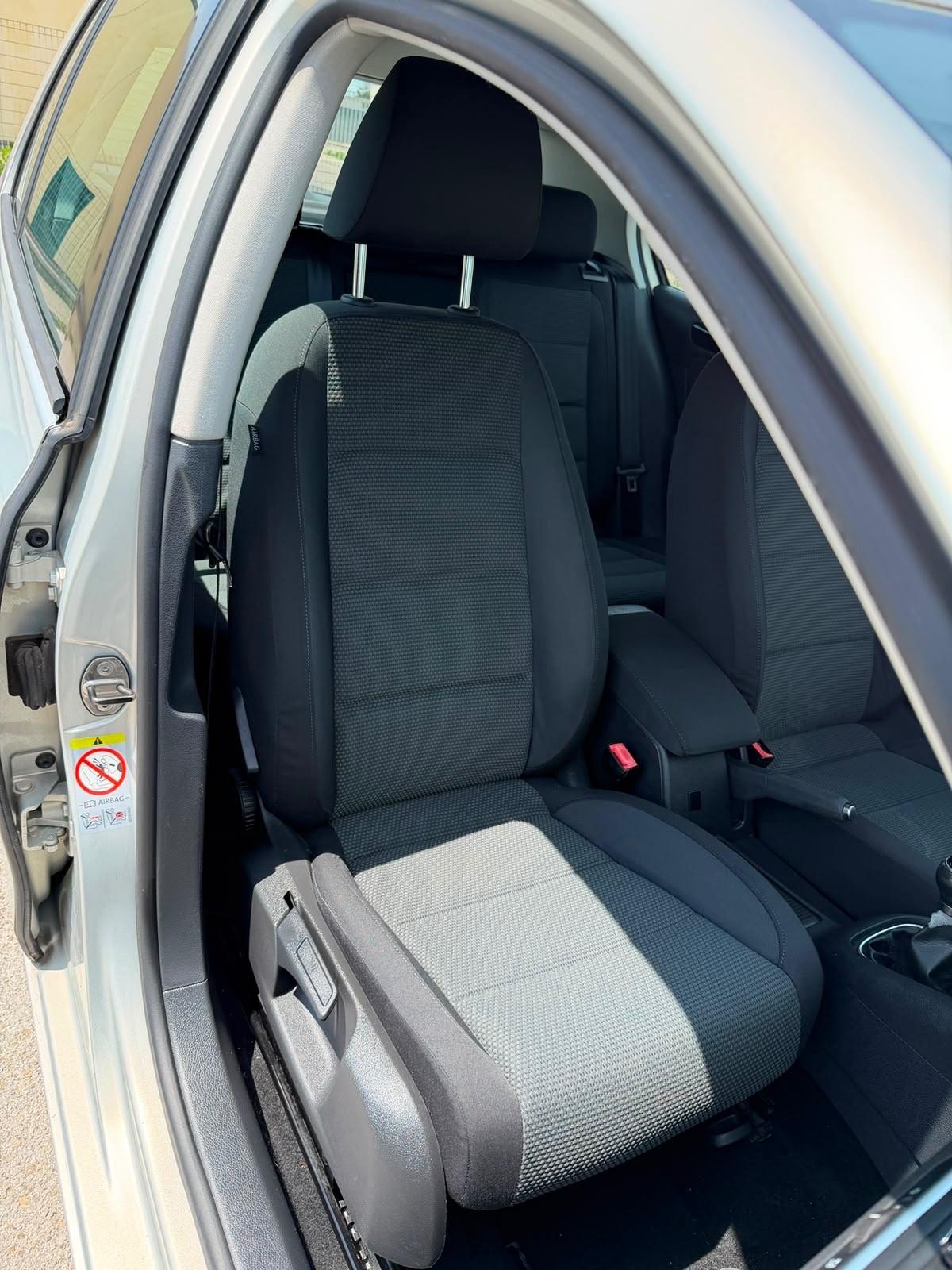 Volkswagen Golf Business 1.6 TDI 5p Highline