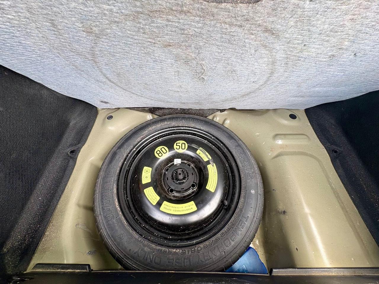 Peugeot 208 Allure 1.6 Blue HDI 75 #10654