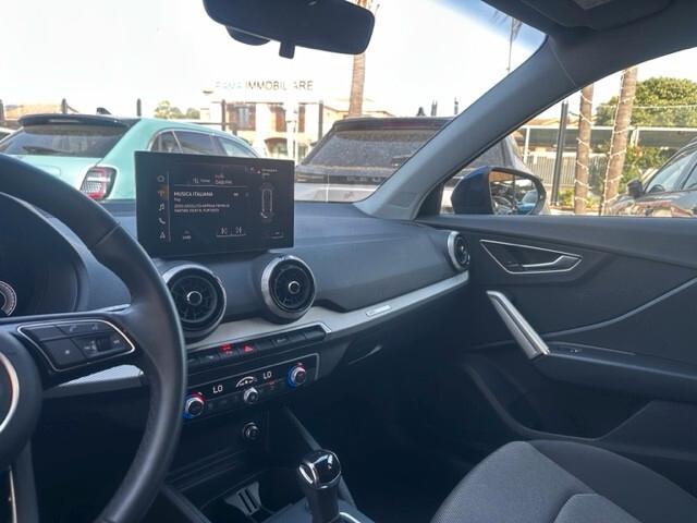 Audi Q2 35 TFSI Identity Black