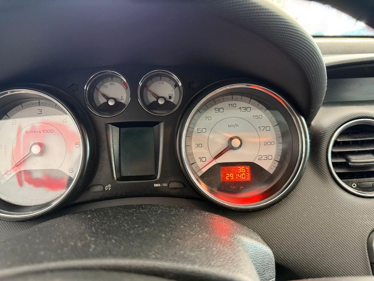 Peugeot 308 1.6 HDi 110CV SW Ciel Féline NEOPATENTATI