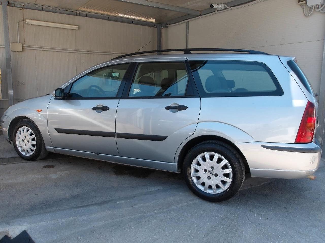 Ford Focus Station Wagon Focus SW 1.8 tdci Ambiente 100cv