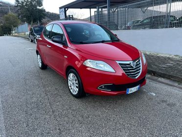 Lancia Ypsilon 1.2 GPL di casa madre Ecochic Platino