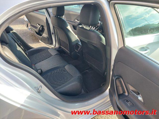 MERCEDES-BENZ A 250 e hybrid EQ Business Plug In