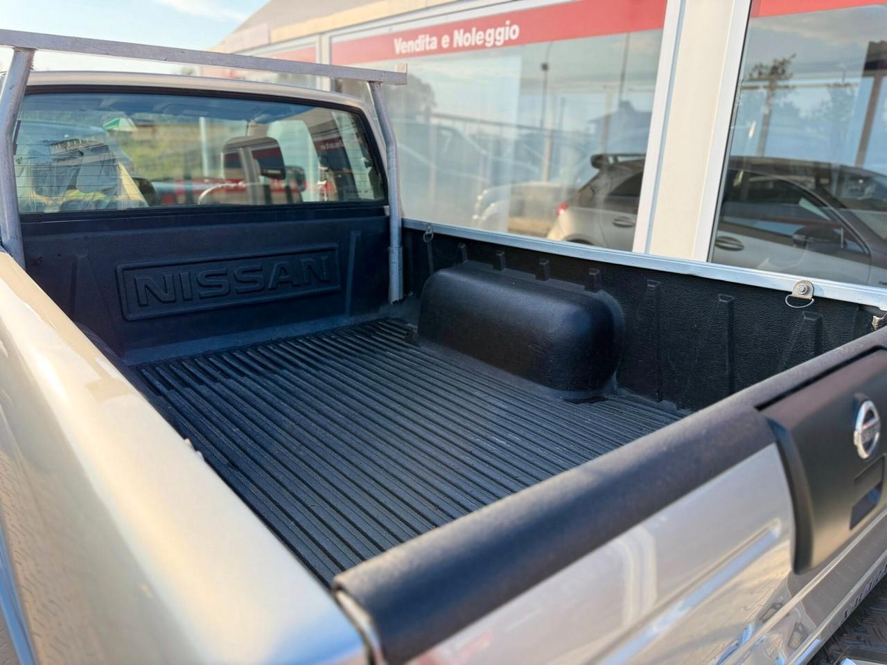 Nissan Navara King Cab 2.5 Diesel 2 porte con gancio di traino