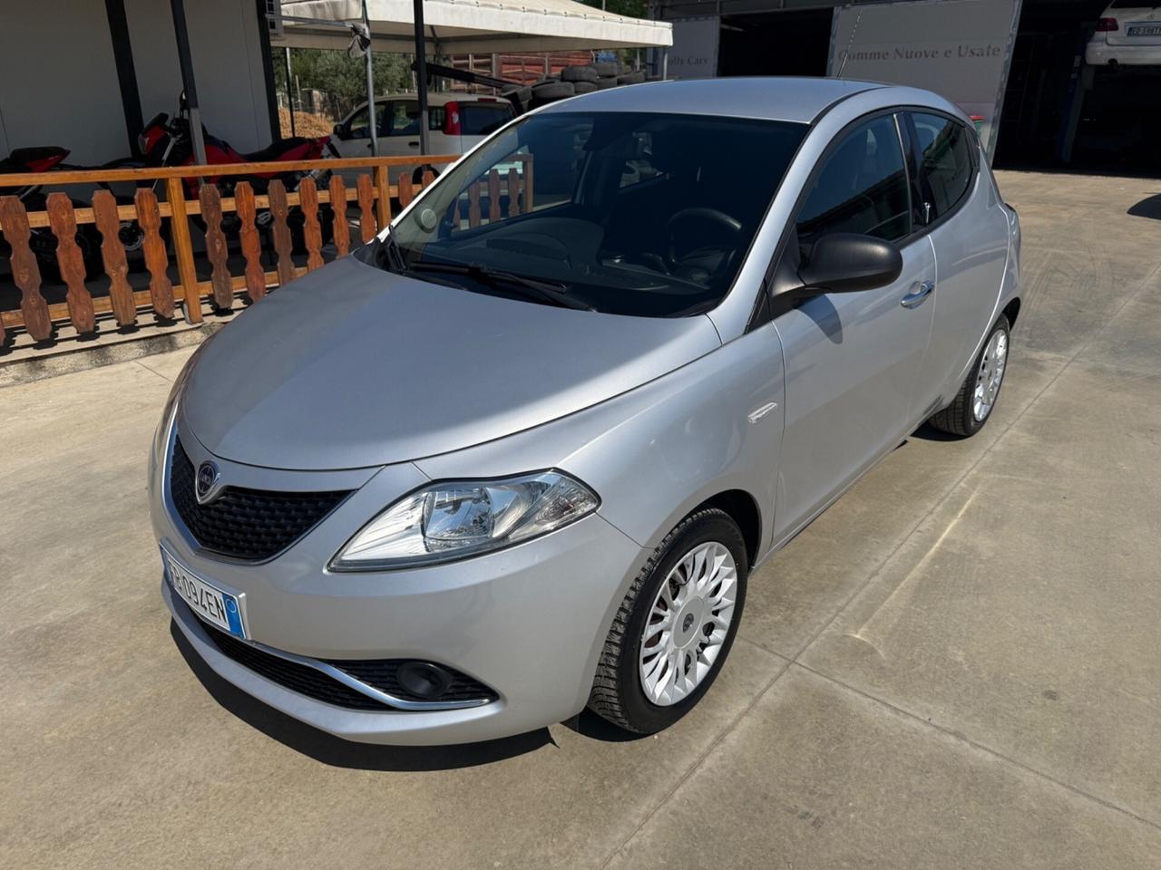 Lancia Ypsilon 1.3 MJT 16V 95 CV 5 porte 12/2015