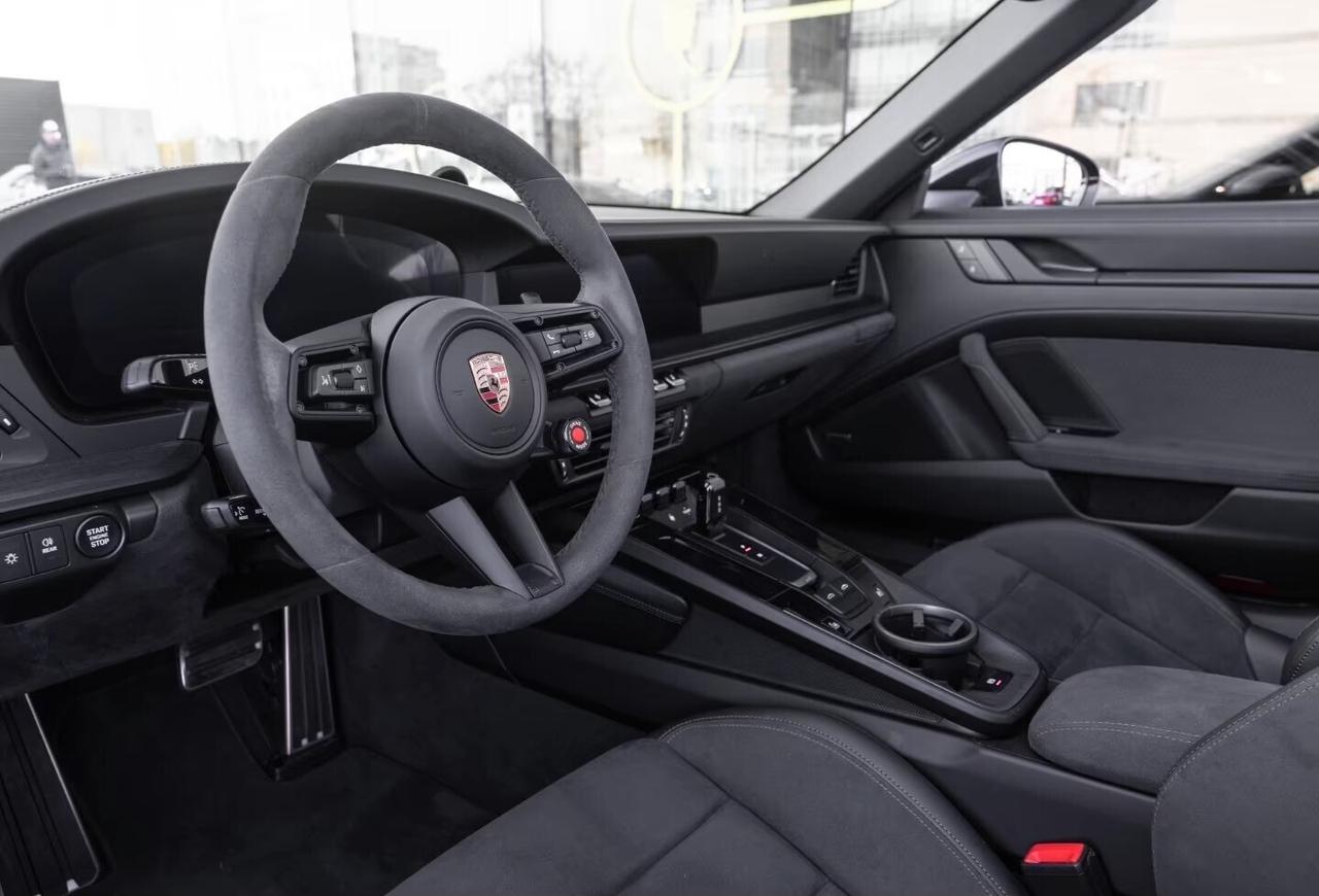 Porsche 911 992.2 Targa 4 GTS T-hybrid