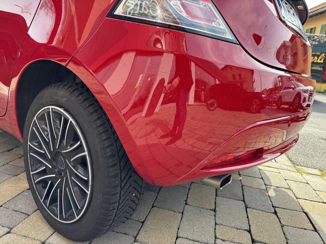 Lancia Ypsilon 1.0 FireFly 5 porte S&S Hybrid Ecochic Gold