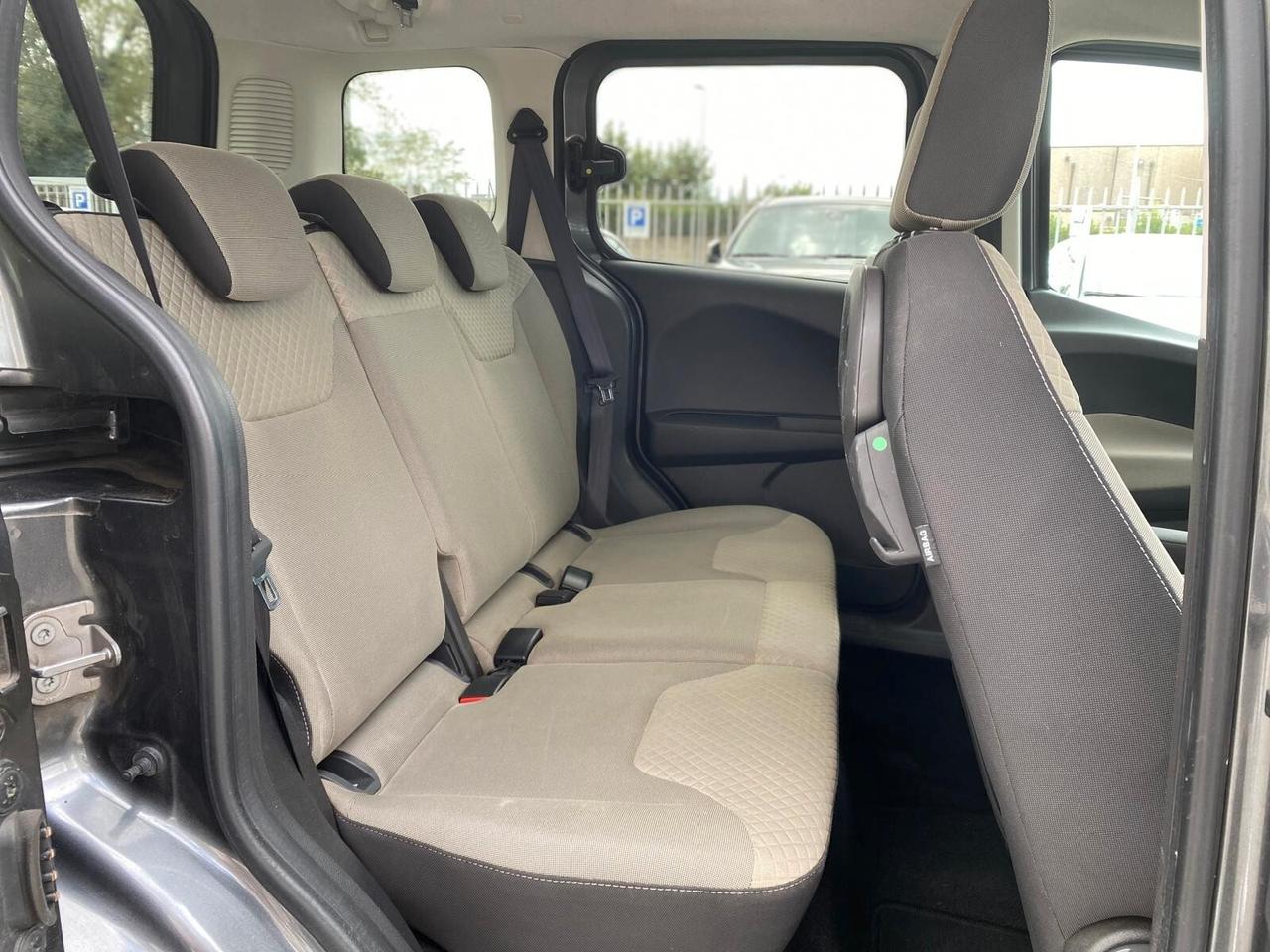 Ford Tourneo Connect 1.5 TDCi 120 CV Titanium