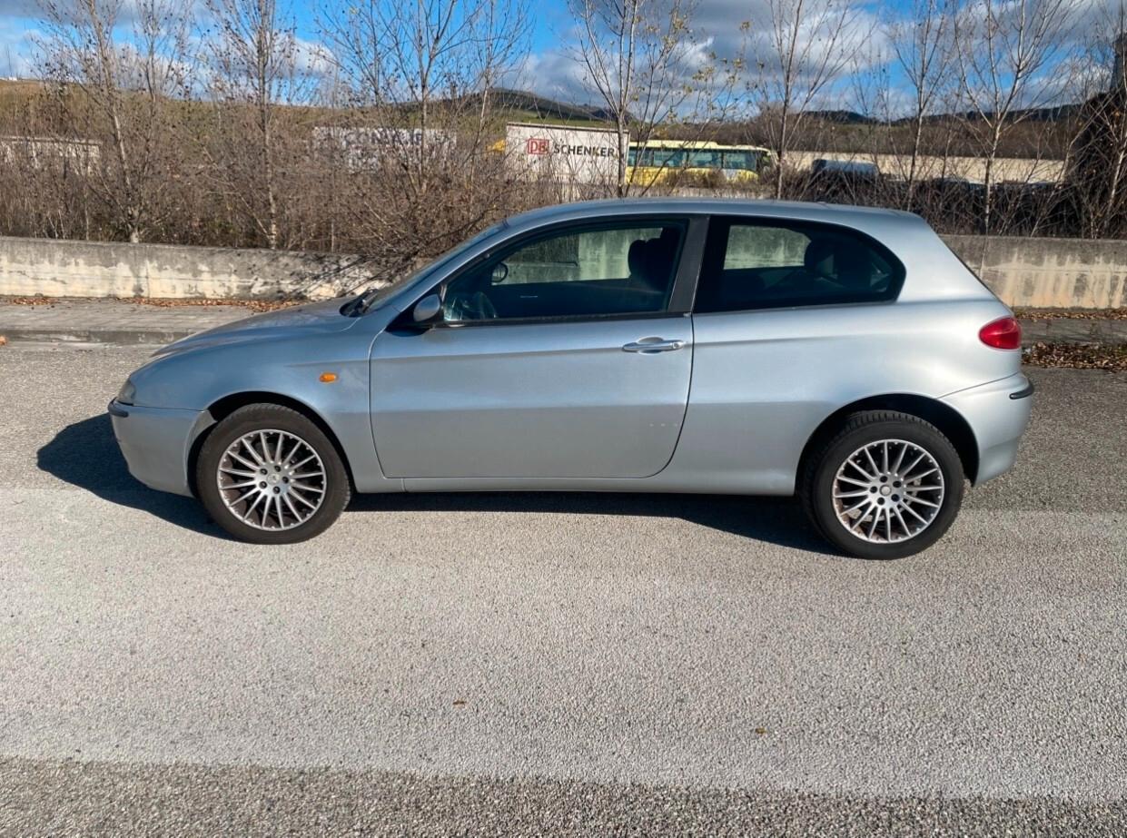 Alfa Romeo 147 1.9 JTD (115 CV) cat 3p. Distinctive